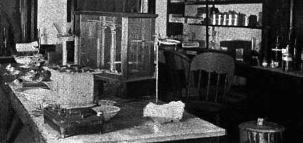 Physics Lab 1898