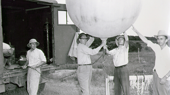 Atmospheric balloon experiment with Victor Regener